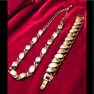 Vintage Necklace and bracelet set gold tone